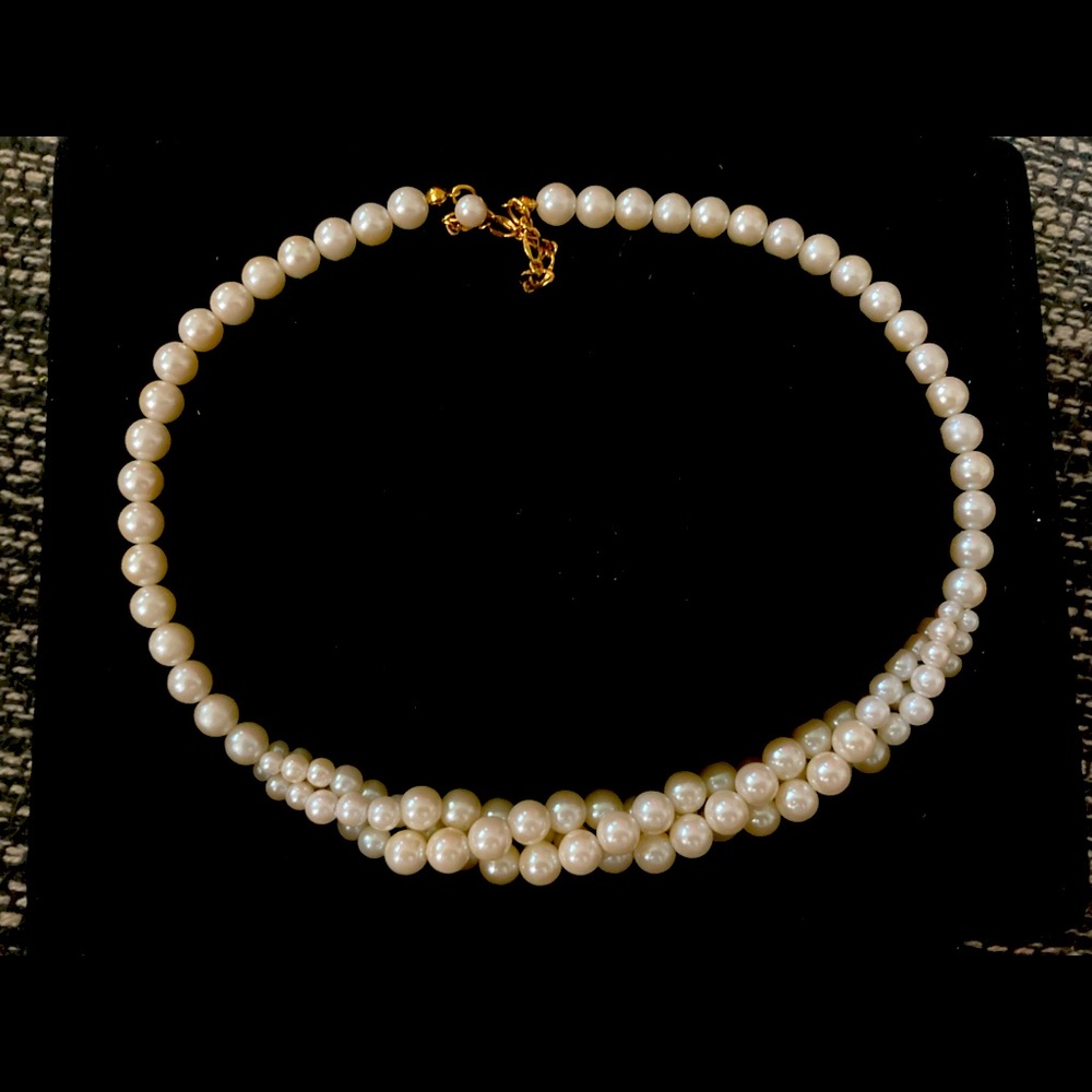 Pearl necklace